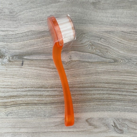 NWT Origins Face and Neck Brush. Orange. - Picture 2 of 3